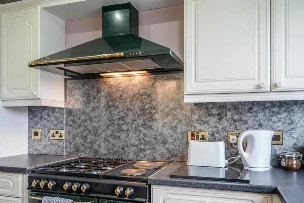 2 Bed Near & Ferry Belfast