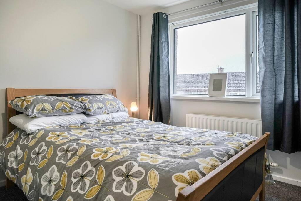 Appartement 2 Bed Near & Ferry *